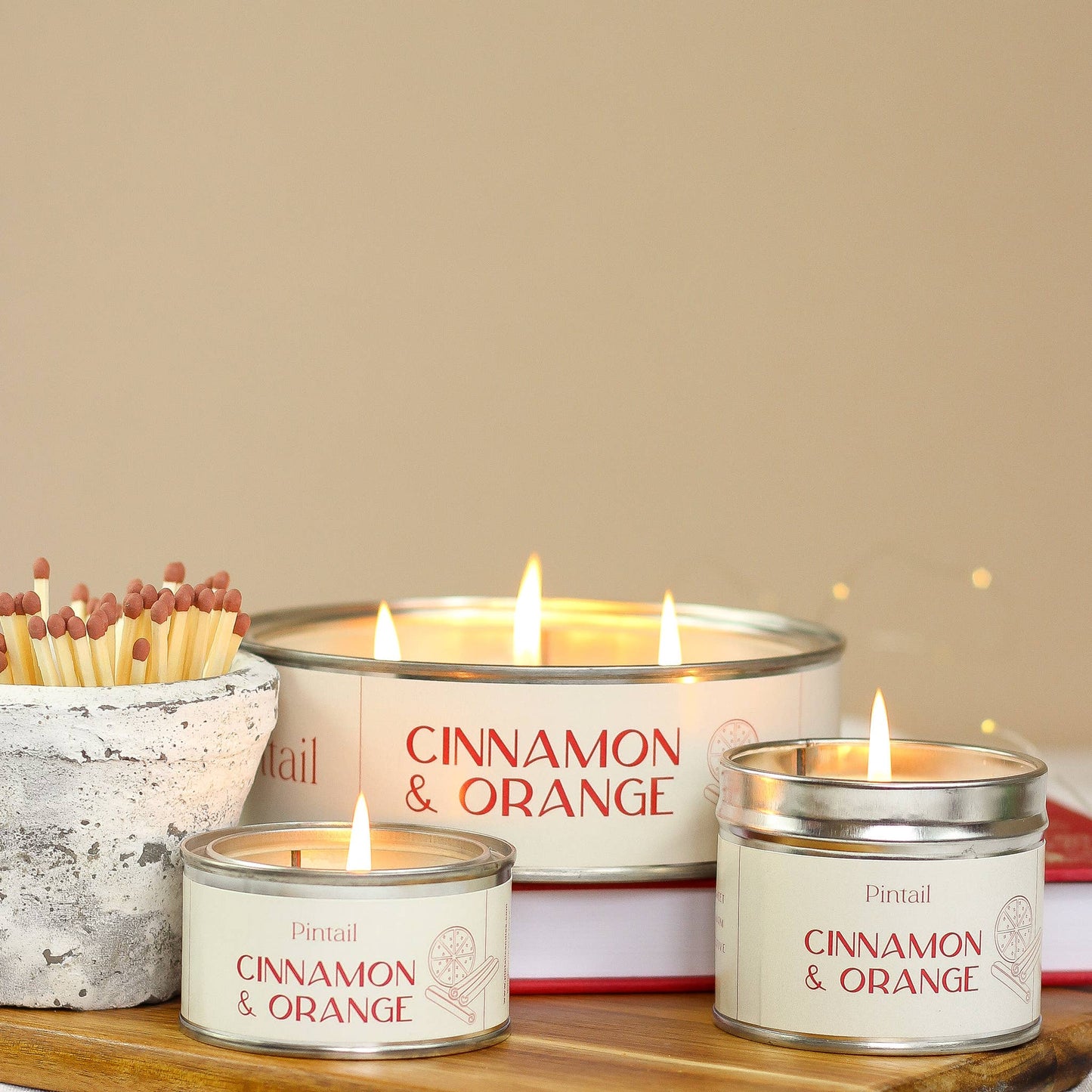CHRISTMAS CANDLE IN TIN | CINNAMON & ORANGE