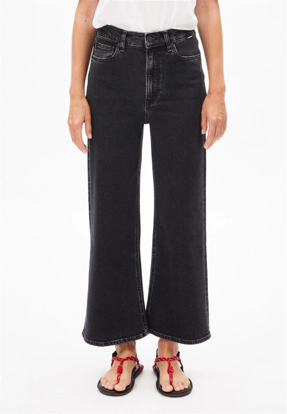 MURLIAA CROPPED JEANS | EBONY BLACK