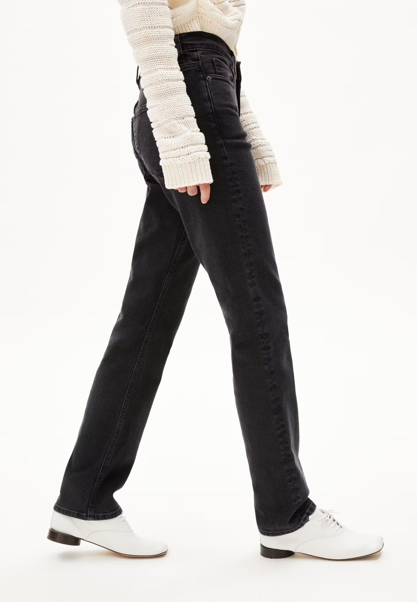 CARENAA STRAIGHT FIT MID WAIST JEANS | EBONY BLACK