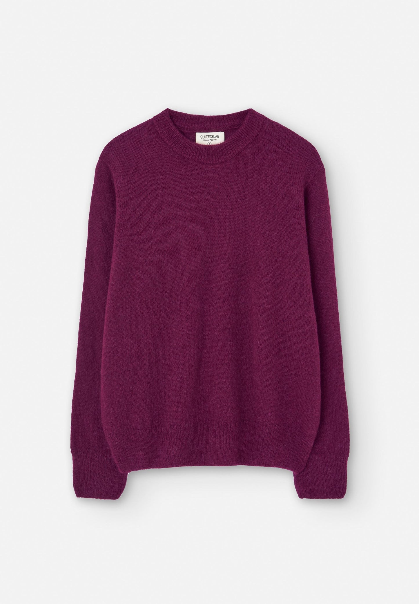 Knitted winter jumper from Suite13LAB. Made from a sustainable blend of baby alpaca, merino wool and recycled nylon. Regular fit, long sleeves, crew neck, ribbed cuffs and hem. Wine red.