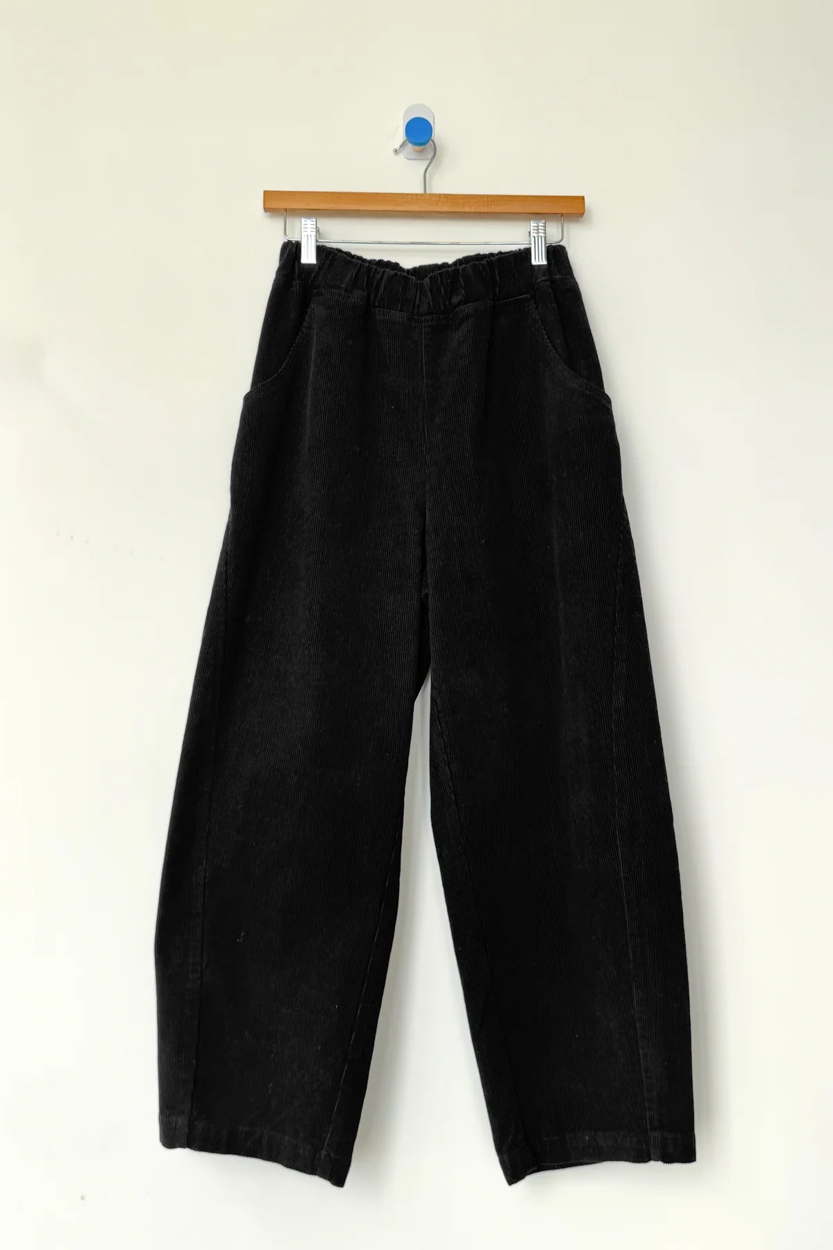 CORDUROY BARREL LEG ARC PANTS | BLACK