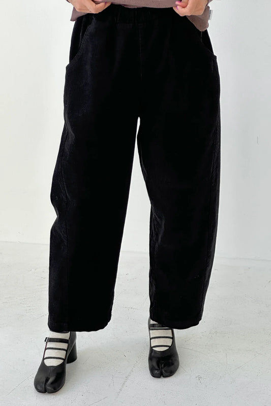CORDUROY BARREL LEG ARC PANTS | BLACK