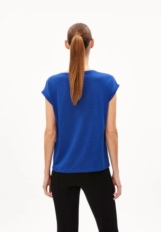 JILAANA ORGANIC COTTON AND TENCEL™ LYOCELL T-SHIRT | DYNAMO BLUE