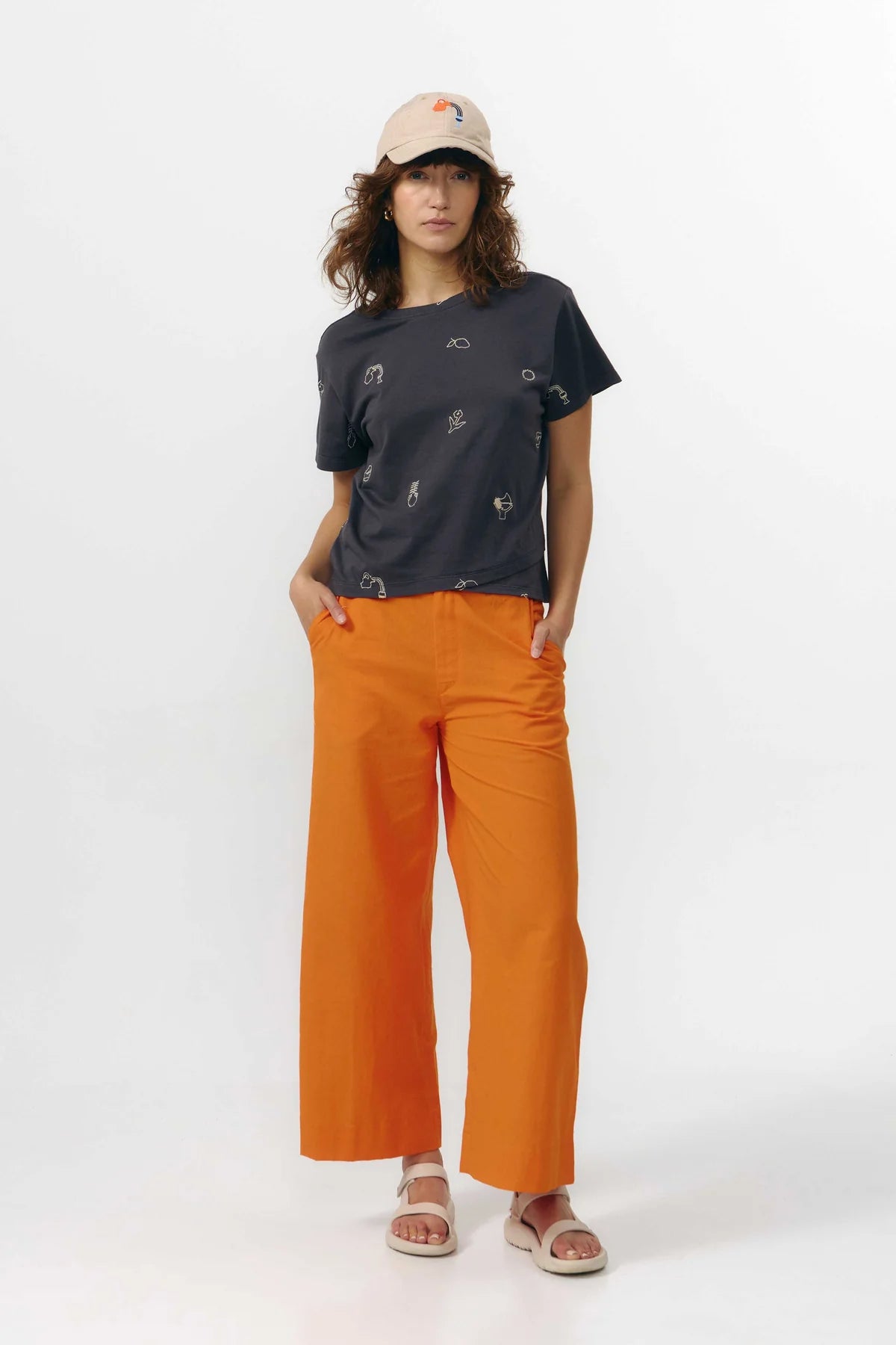 NANSA EMBROIDERED TOP DARK GREY