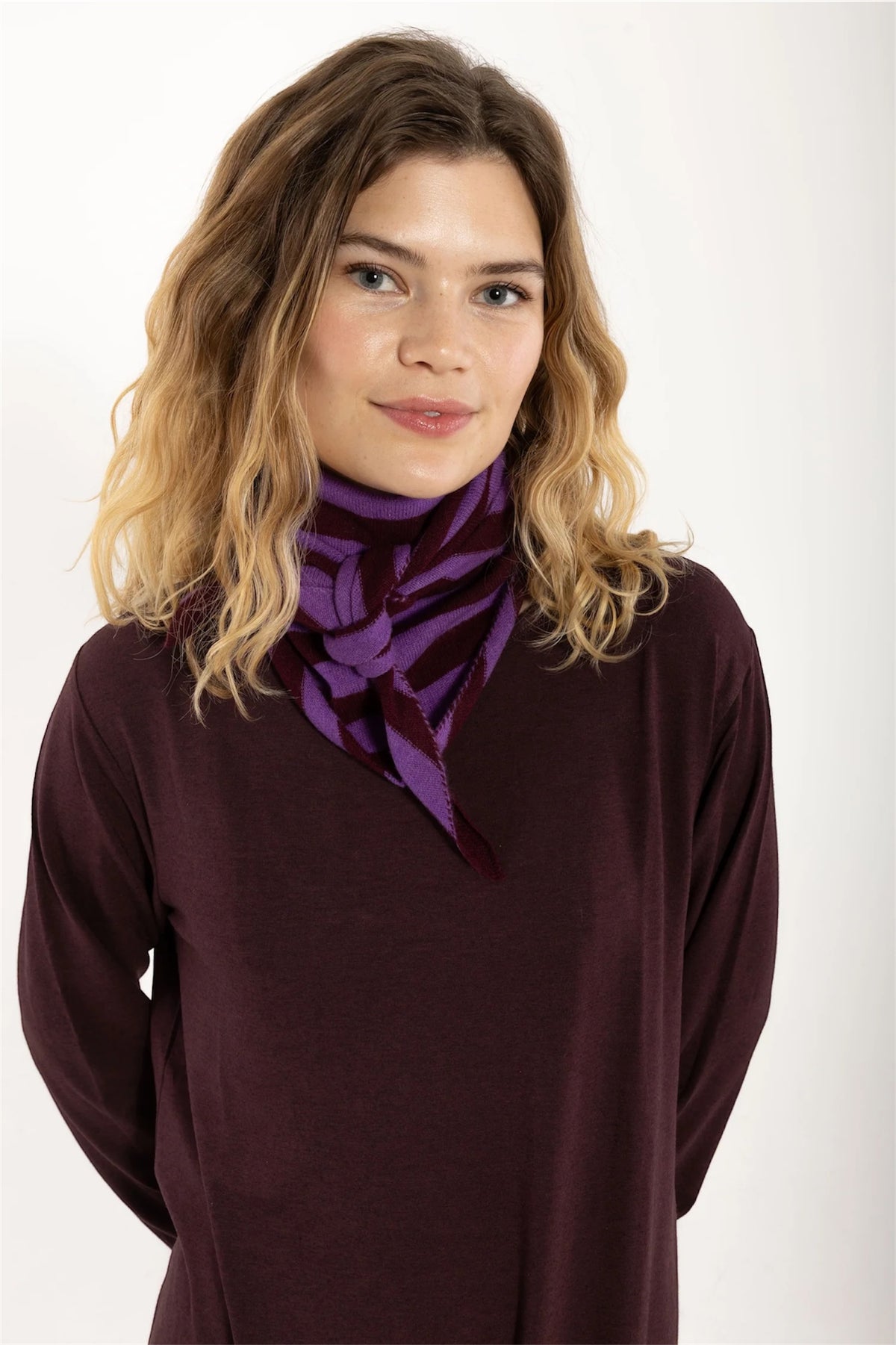 Danefæ Merino Wool Triangle Scarf – Dark Wine-Purple