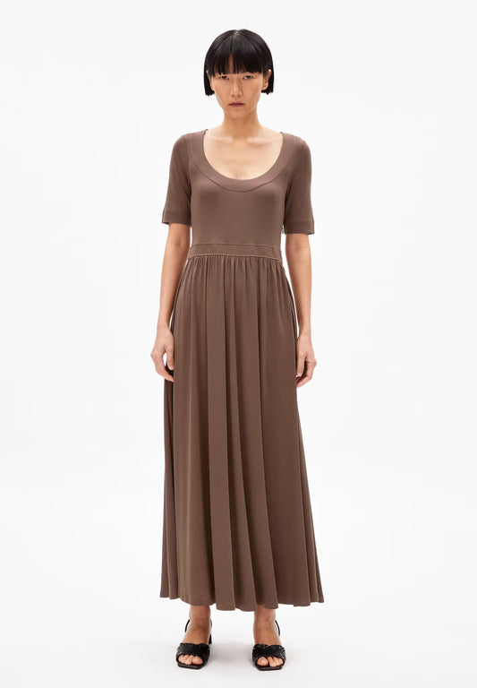 BERENIKAA TENCEL™ LYOCELL JERSEY DRESS | TOASTY TAN