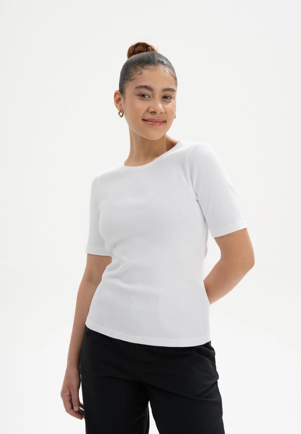JASLEEN FITTED ORGANIC COTTON TEE | WHITE