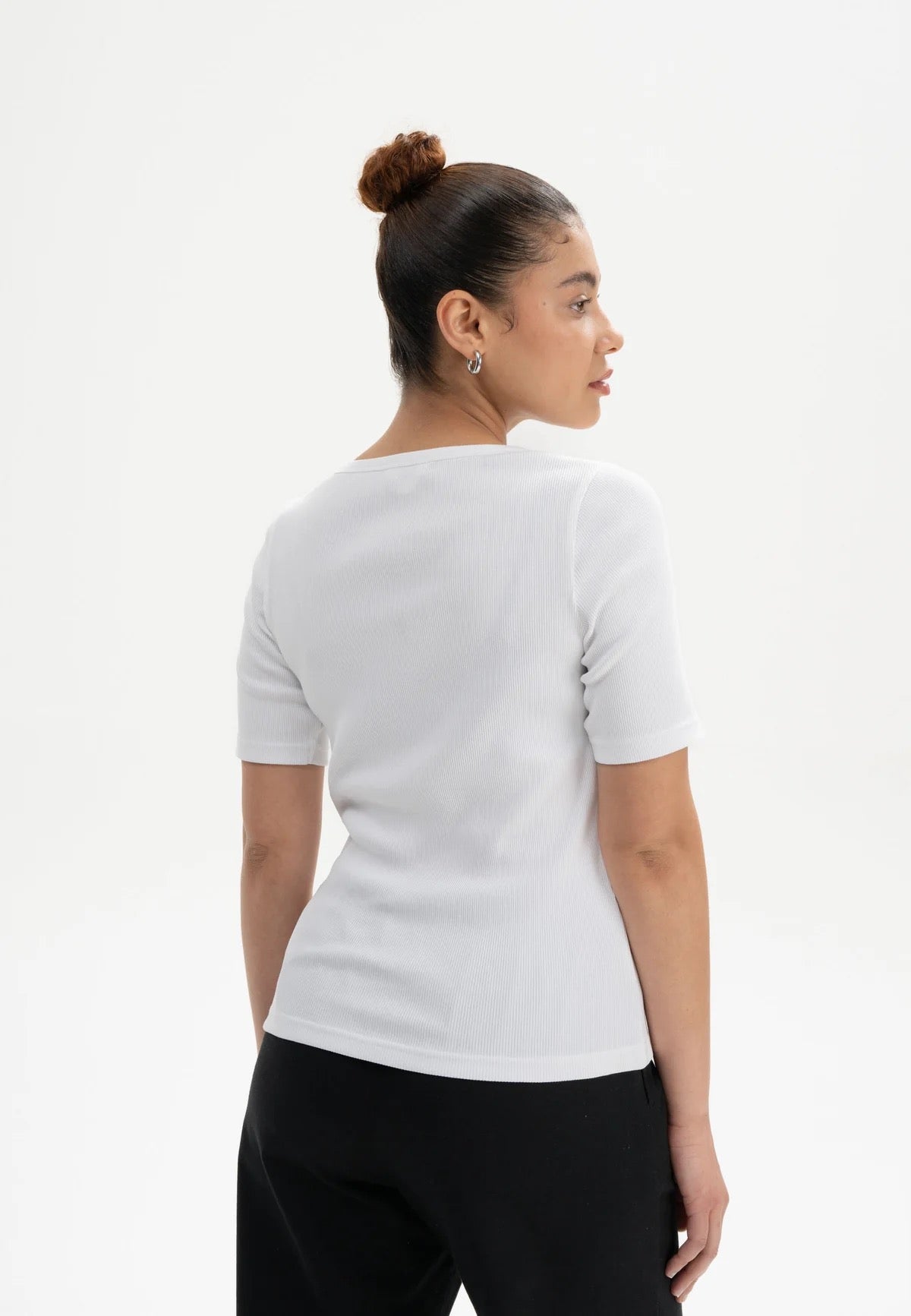 JASLEEN FITTED ORGANIC COTTON TEE | WHITE