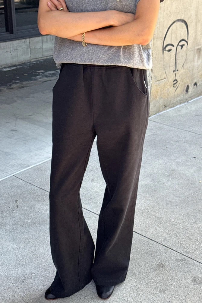 Straight wide leg BON pants from Le Bon Shoppe, elastic waistband and deep side pockets, made from 100% cotton canvas in black.