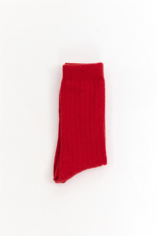 Bright red wool blend socks from the Spanish brand Suite13Lab. Made from 70% merino wool, 27% polyamide, 3% elastomer. Made in Spain.