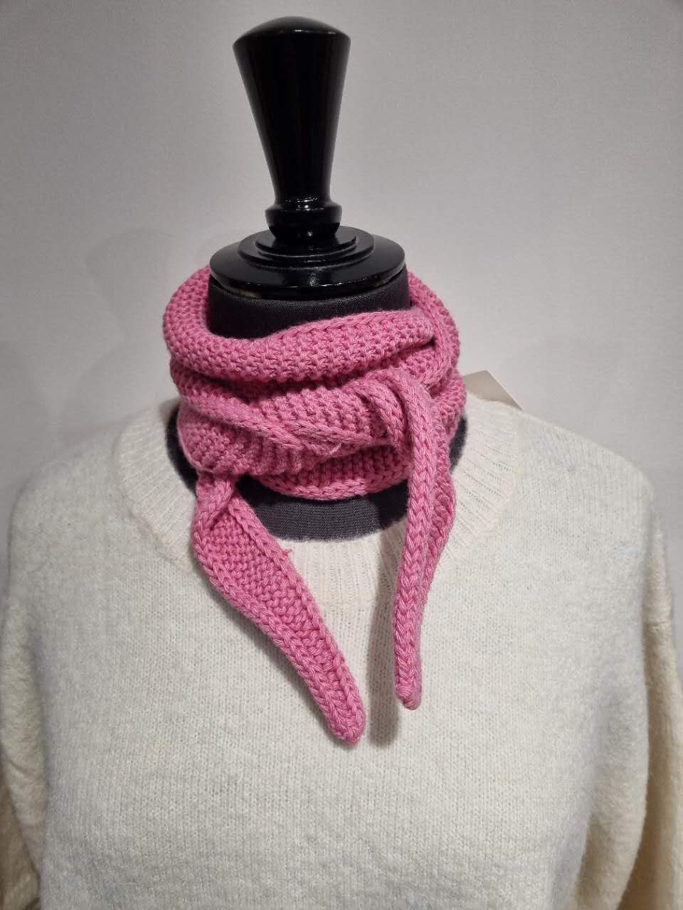 SOPHIE NECK SCARF | PINK