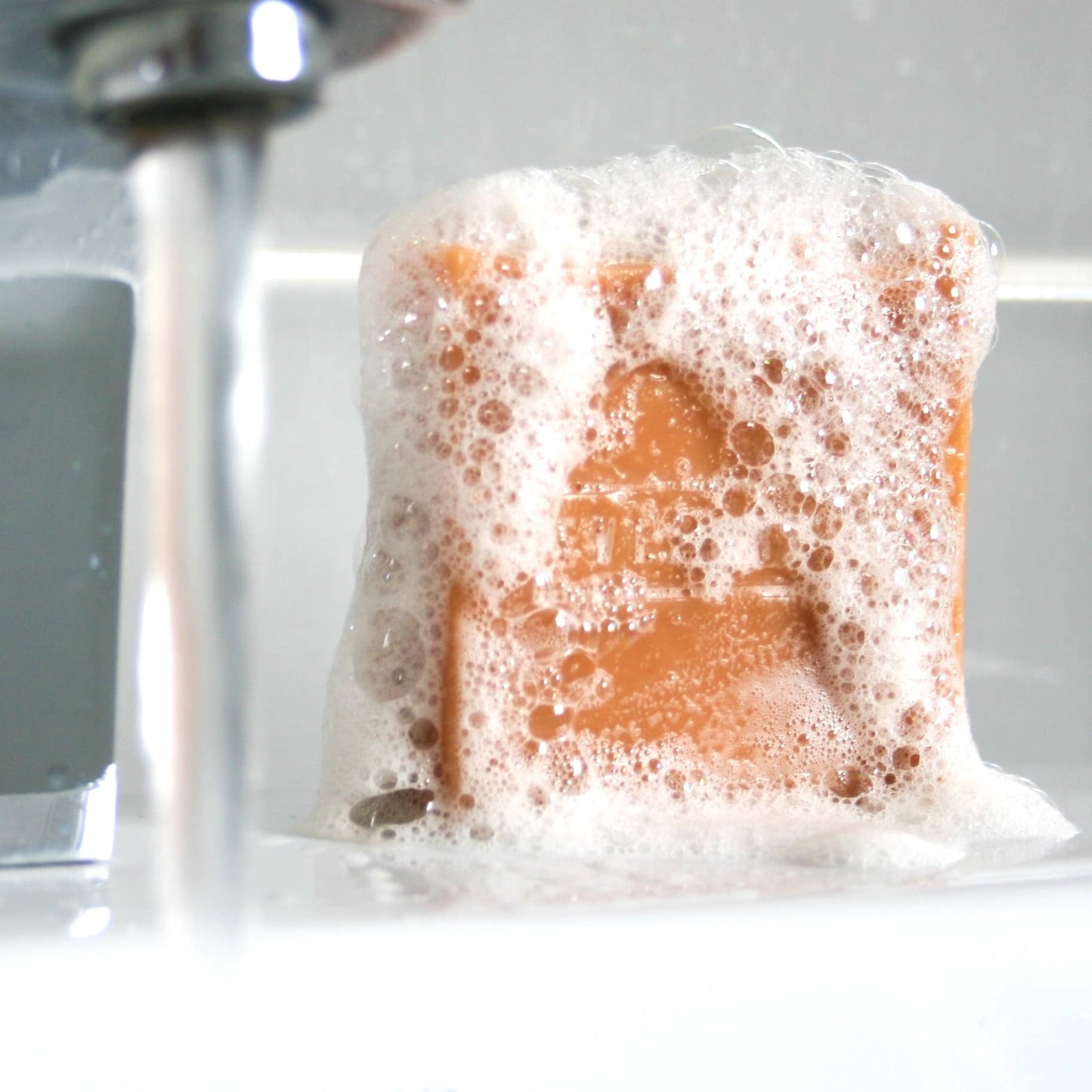 PATCHOULI, HO WOOD & TURMERIC 100% NATURAL SOAP