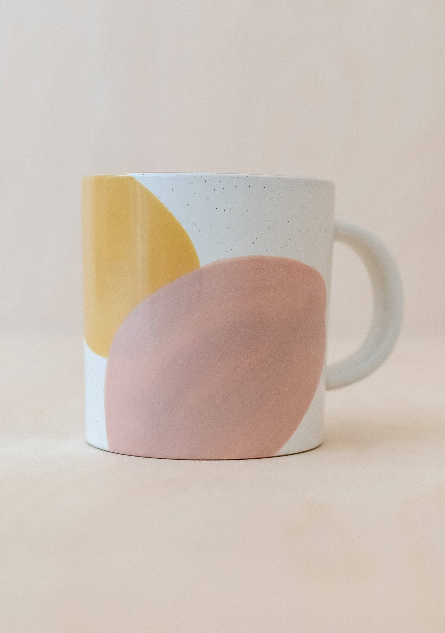 BLUSH DOT MUG