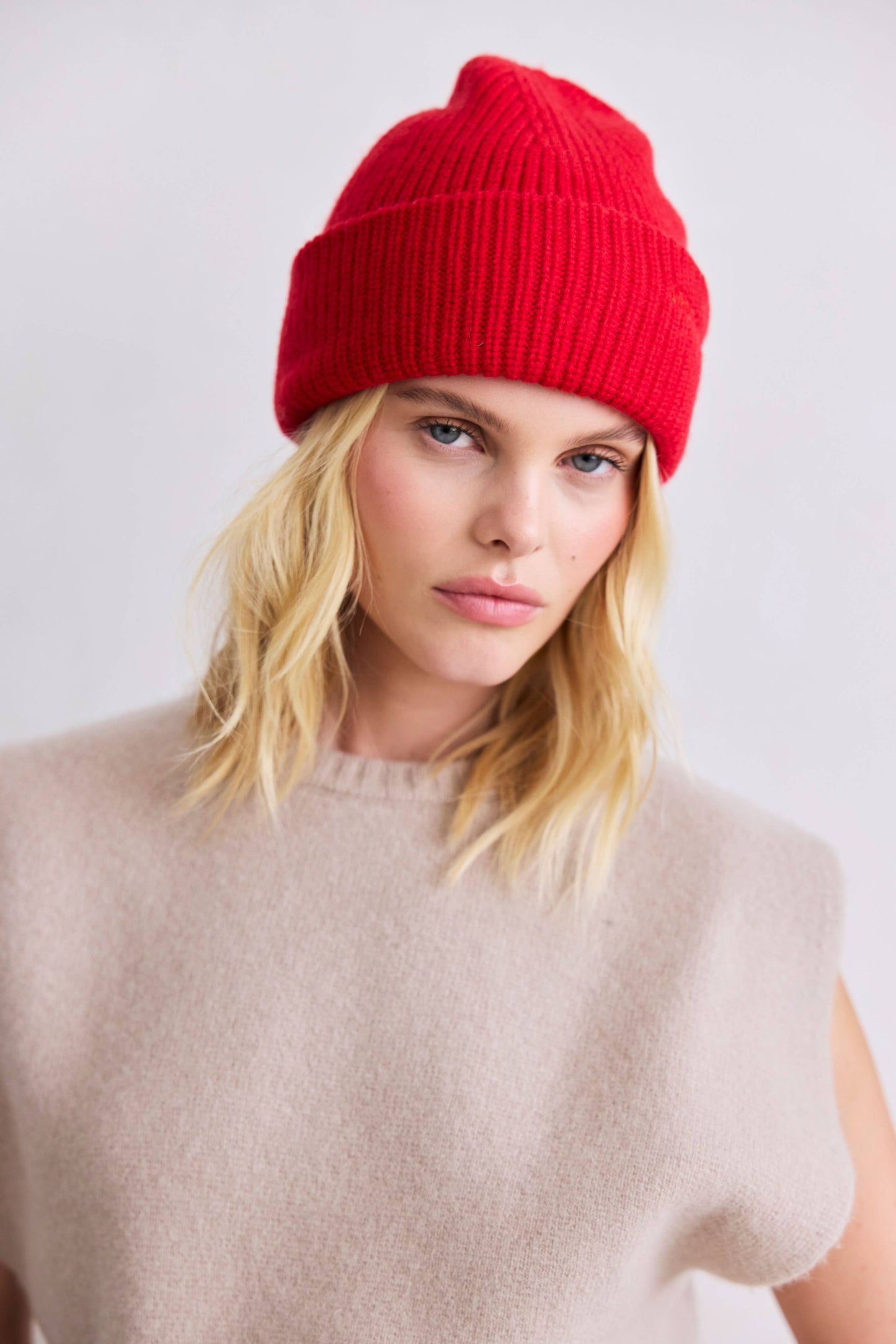 MERINO WOOL EMBROIDERED BEANIE | FLAME RED