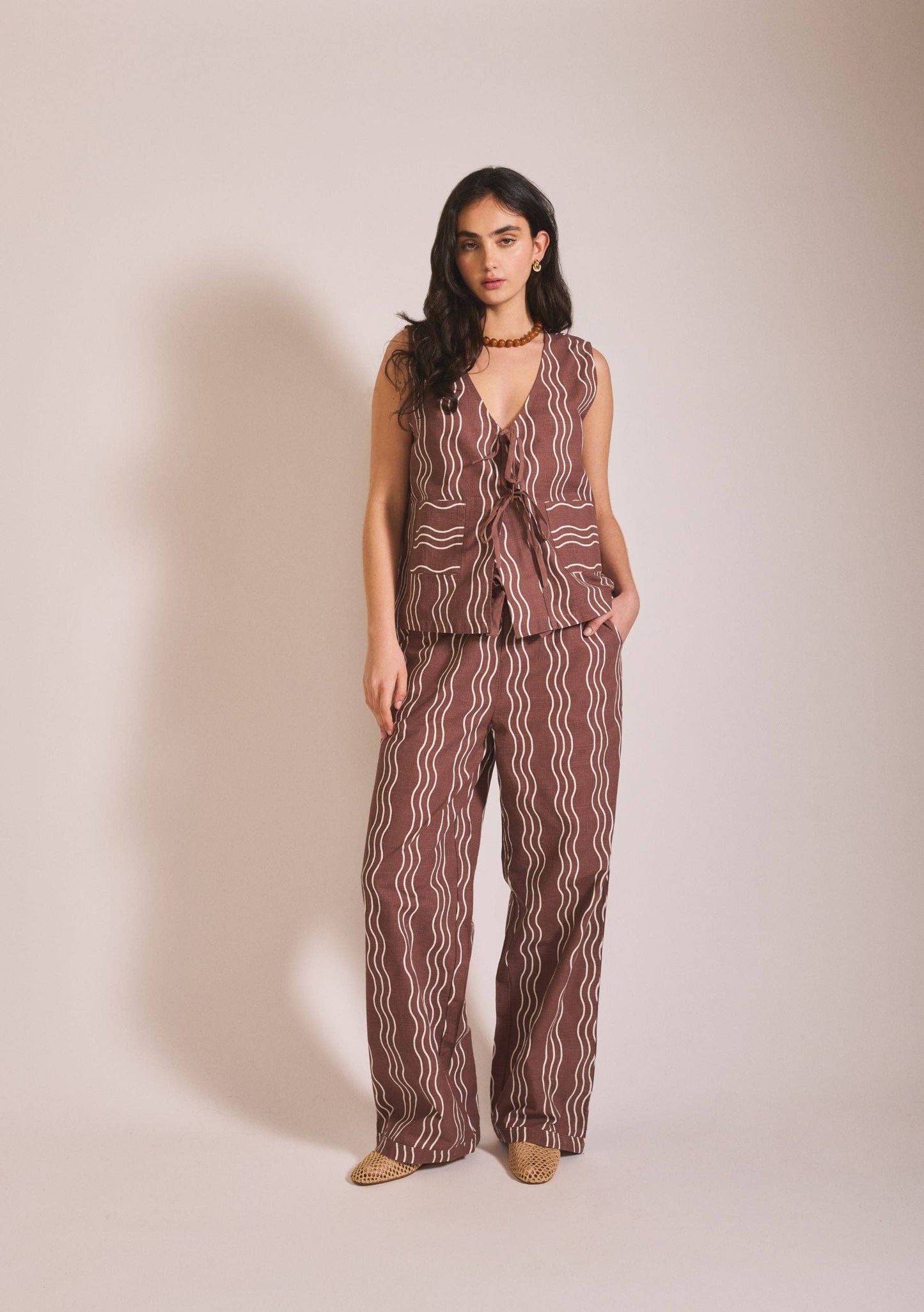 PURE COTTON TIE VEST | BROWN | WAVE