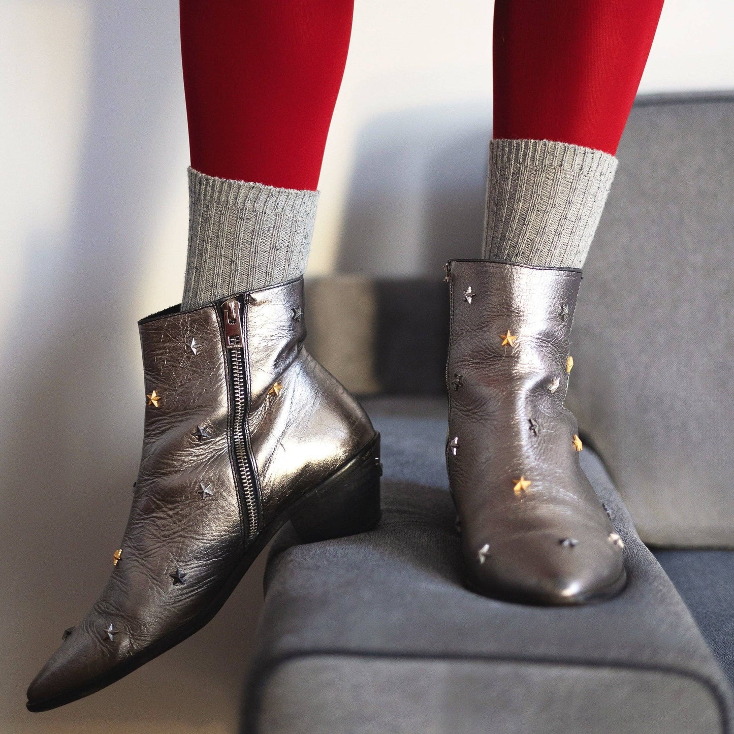 WOOL AND SILK BLEND DUST STAR SOCKS | GREY