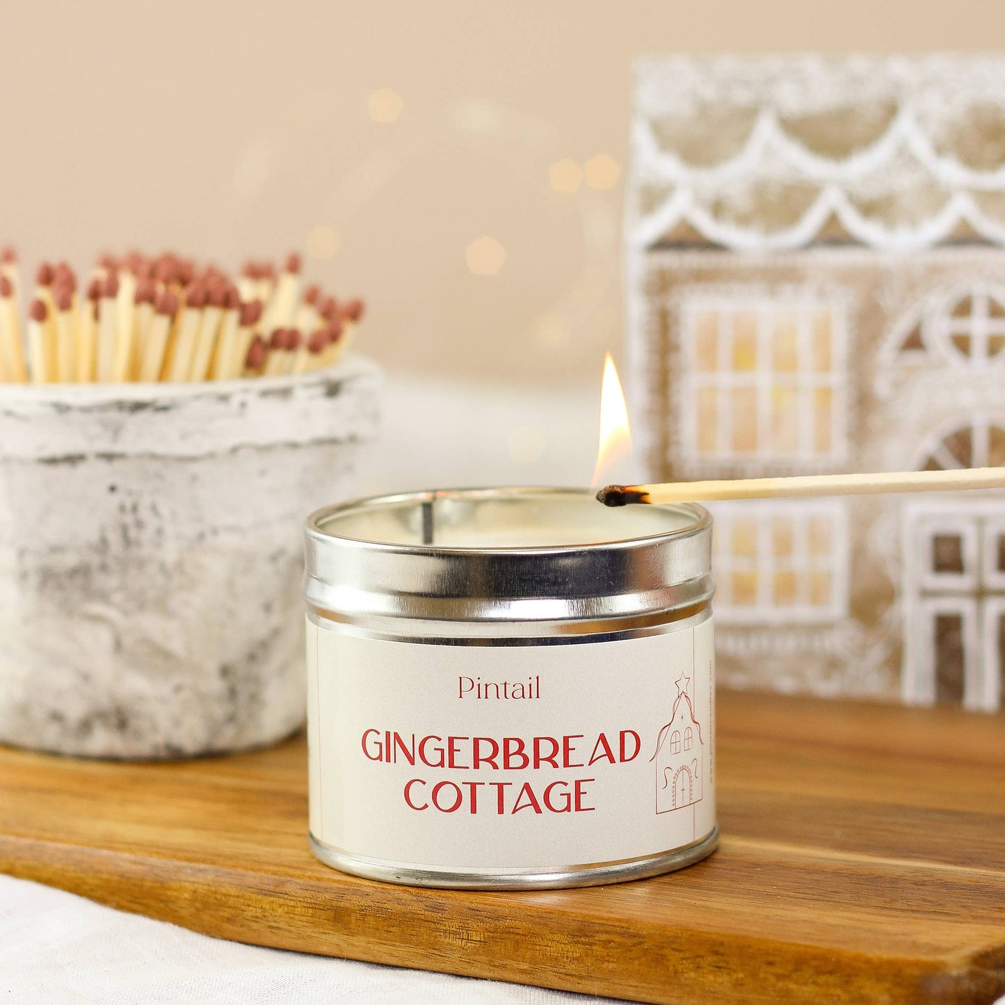 CHRISTMAS CANDLE IN TIN | GINGERBREAD COTTAGE