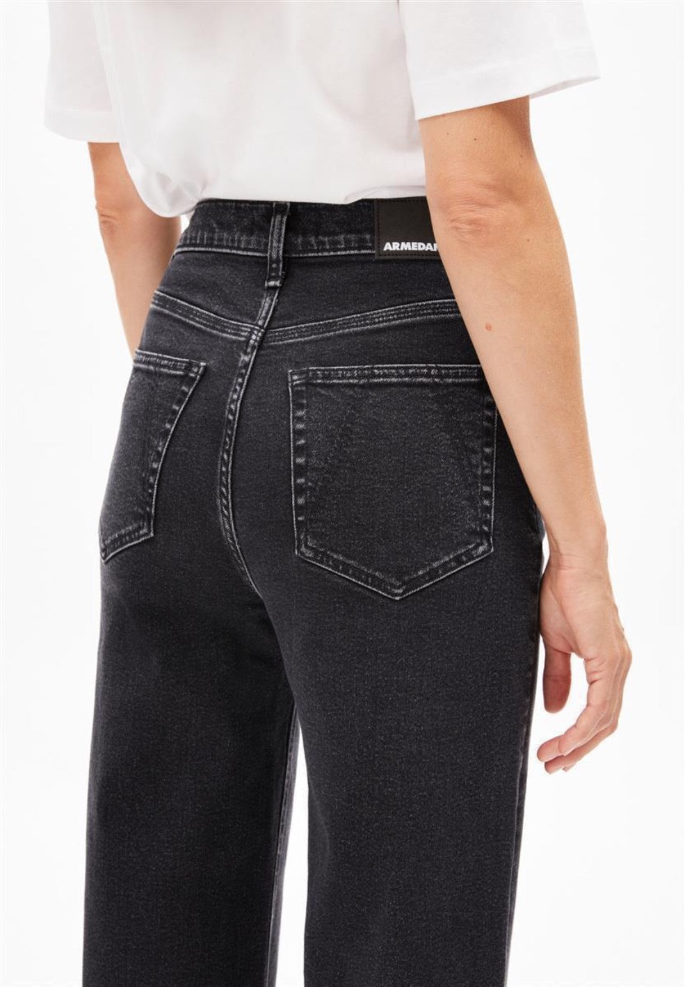 MURLIAA CROPPED JEANS | EBONY BLACK