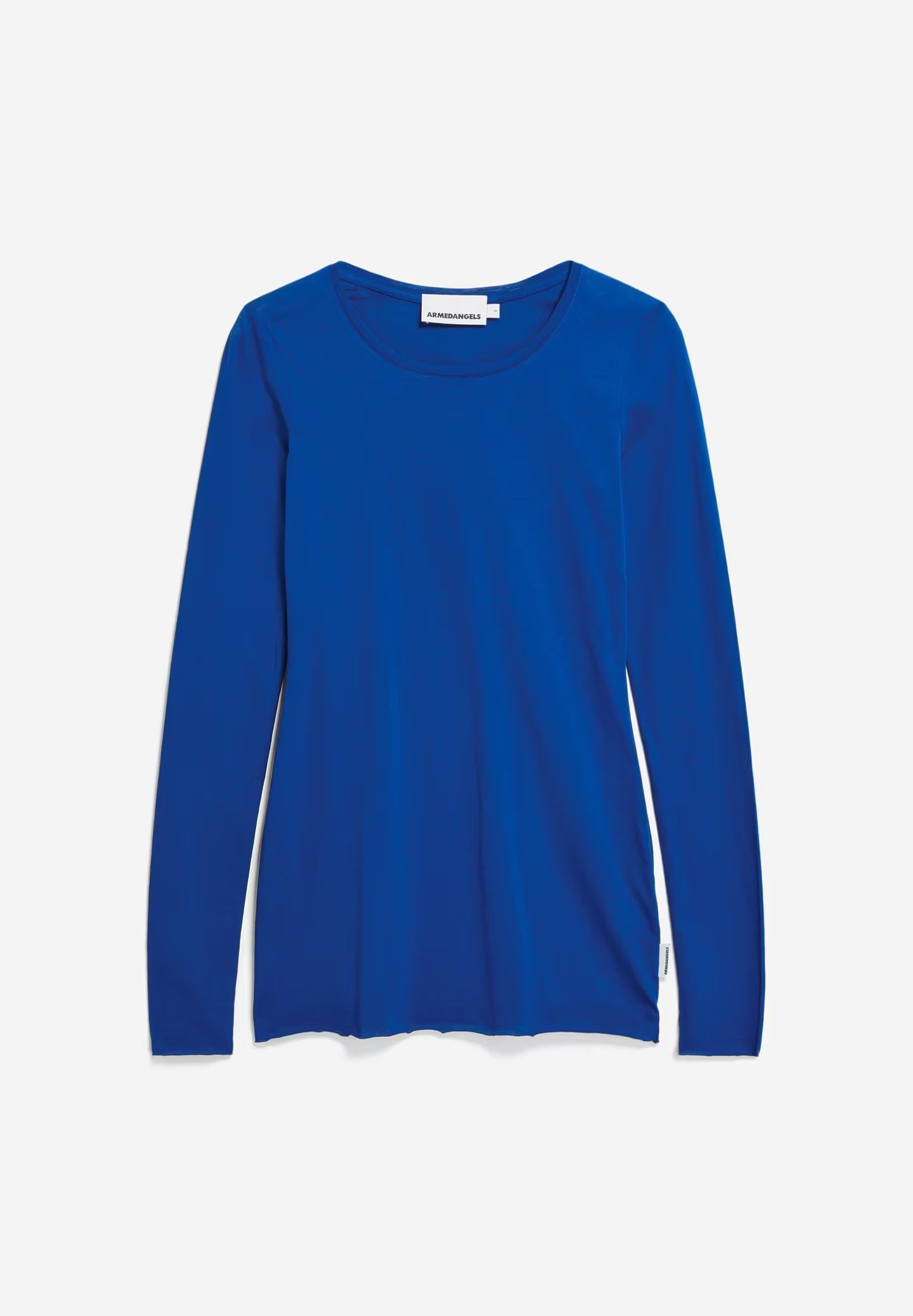 Long sleeve top Einiaara from Armedangels. Round neck, slim fit. Longer length, open edge hem and cuffs. Made from pure organic cotton. In a vibrant shade of lapis blue.