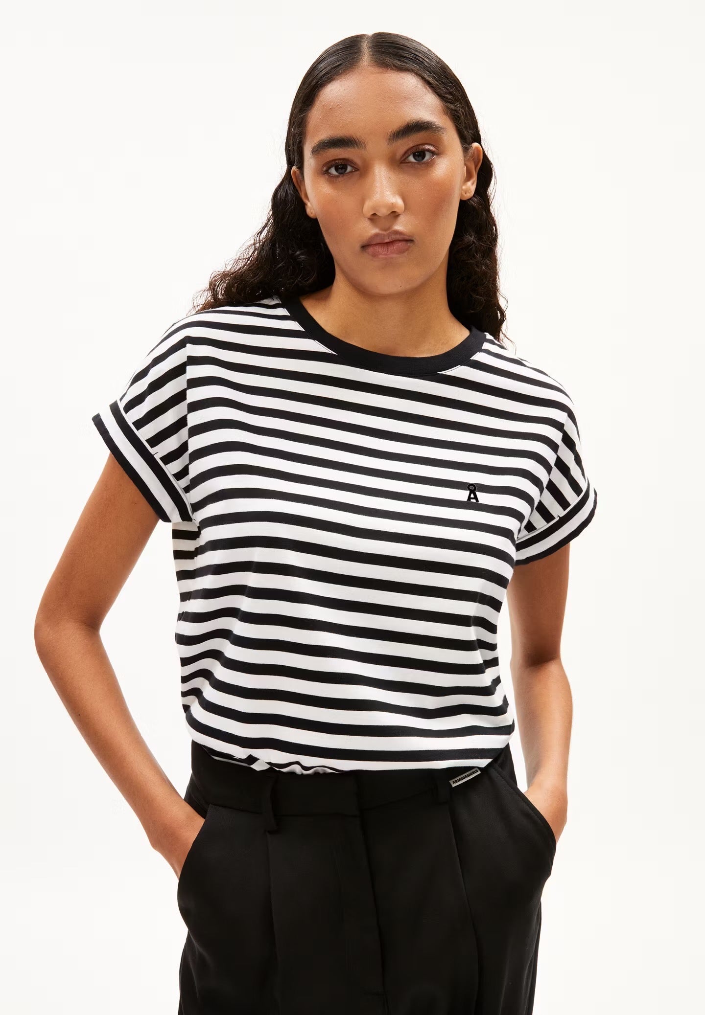 Cap sleeve t-shirt from Armedangels. Relaxed fit. Made from sustainable organic cotton. Black and white horizontal stripes.