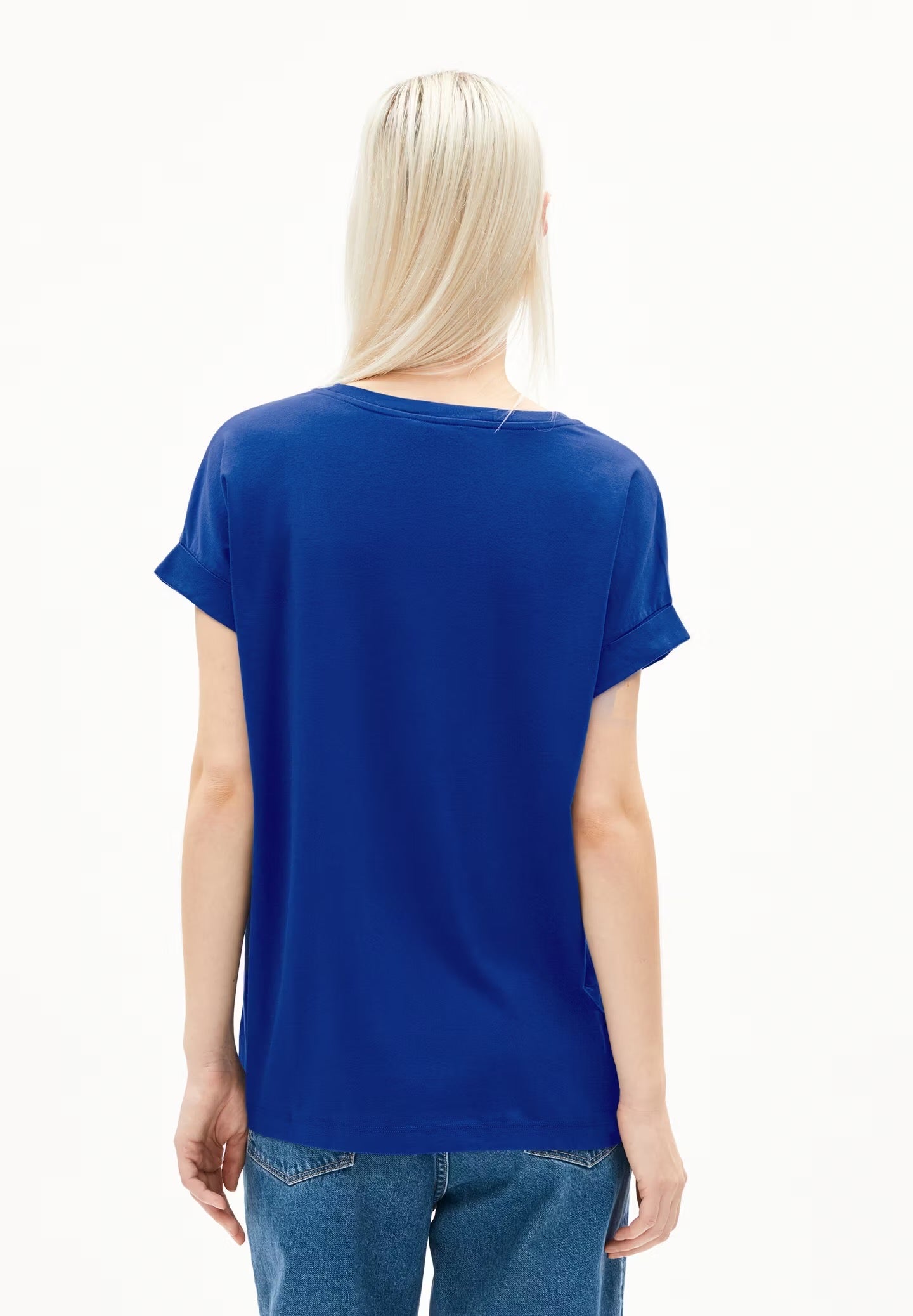 Cap sleeve t-shirt from Armedangels. Relaxed fit. Made from sustainable organic cotton. In lapis blue.