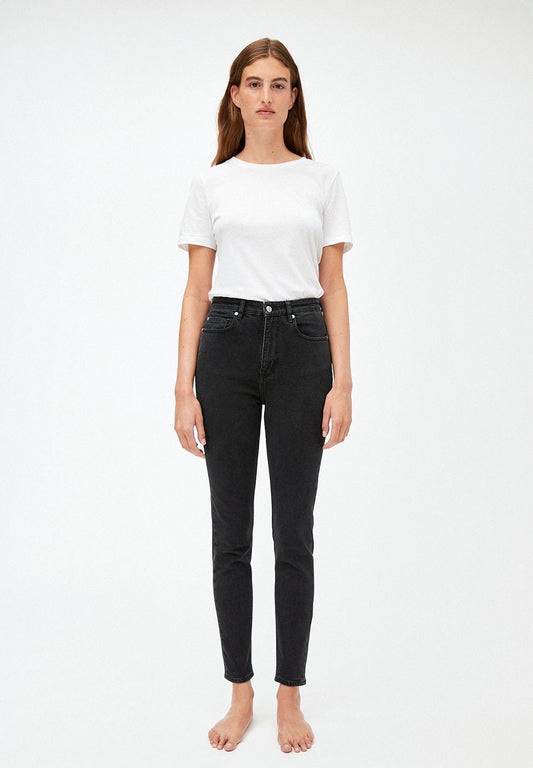 Skinny jeans from Armedangels. Full length slim leg, zipper closure , side and back pockets. Made from sustainable organic cotton with a little bit of elastane for extra comfort. In a washed down black colour.