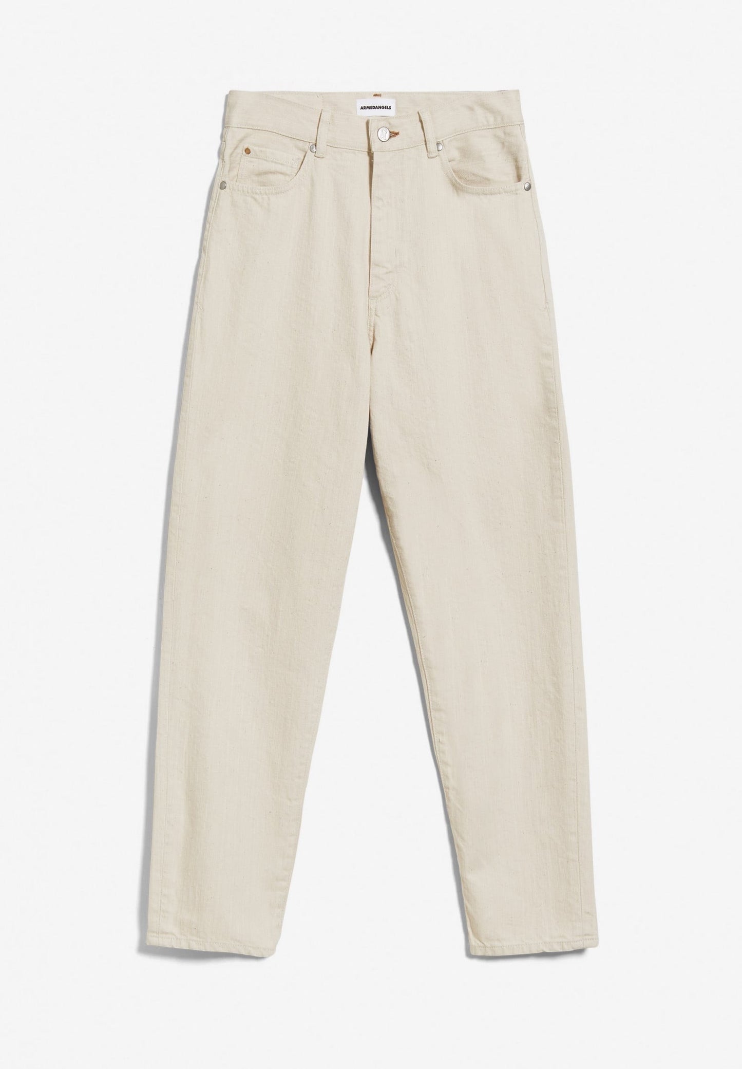 Mom jeans from Armedangels, made with undyed organic cotton. Tapered slightly cropped leg, high waist, zipper closure, side pockets and back pockets.