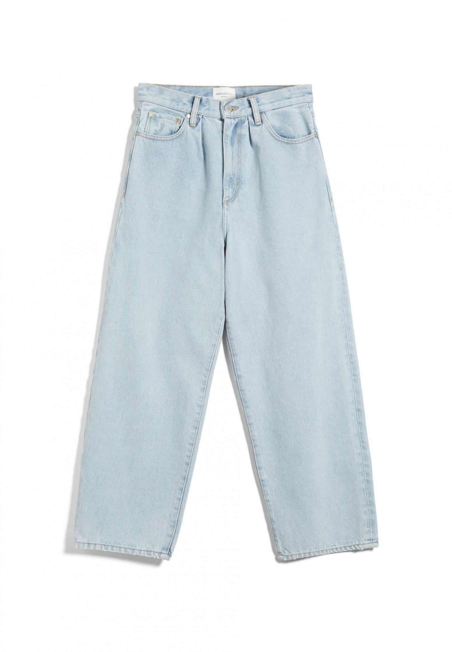 Barrel leg jeans from Armedangels, made from sustainable organic cotton. Cropped wide leg, zipper closure, side pockets and back pockets. In a very light shade of indigo denim.
