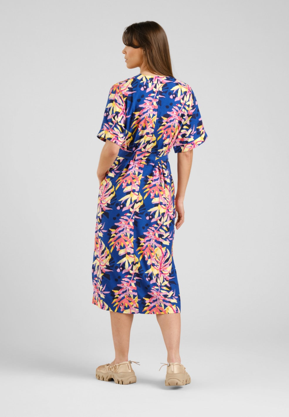 KALLVIK ECOVERO™ DRESS TROPICAL COLLAGE MULTI COLOUR