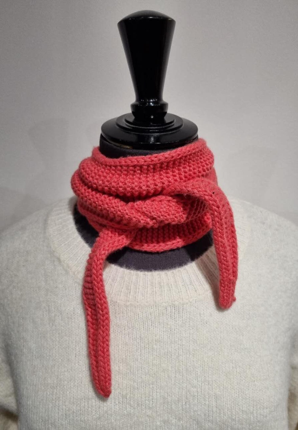 SOPHIE NECK SCARF | CORAL