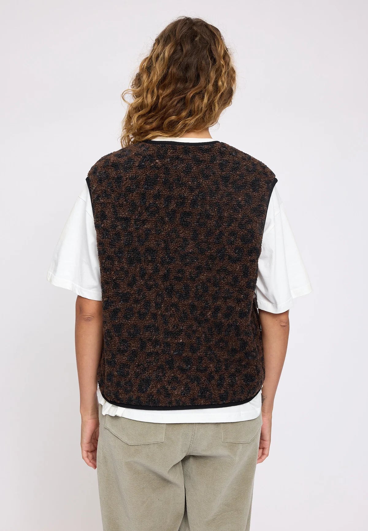LEOPARD PRINT SHERPA GILET | CHESTNUT