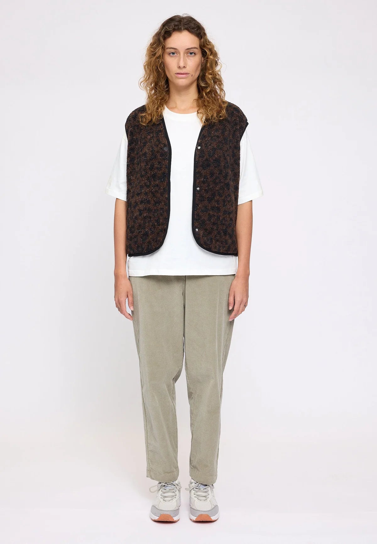 LEOPARD PRINT SHERPA GILET | CHESTNUT