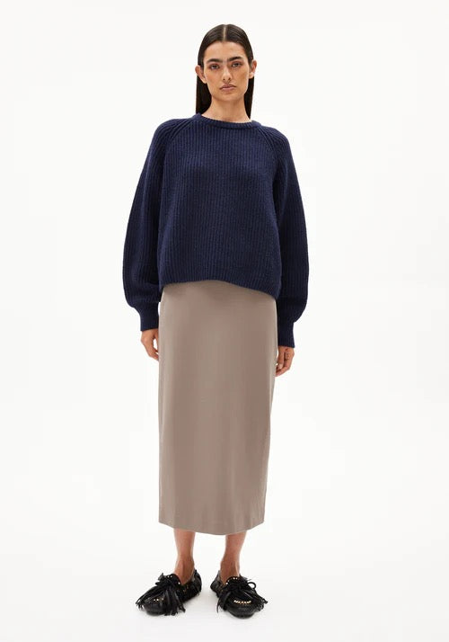 KAAGI ORGANIC WOOL BLEND JUMPER | TINTED NAVY