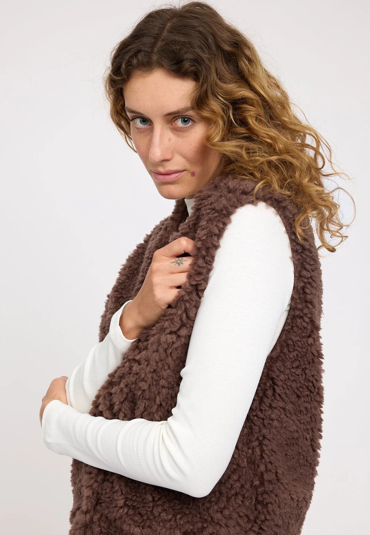 TEDDY GILET | CHESTNUT