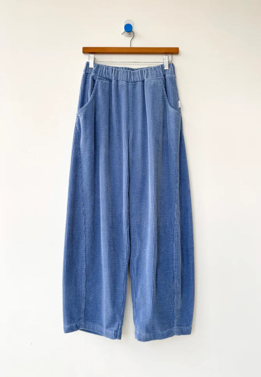***coming soon*** SOFT CORDUROY BARREL LEG ARC PANTS | BLUE