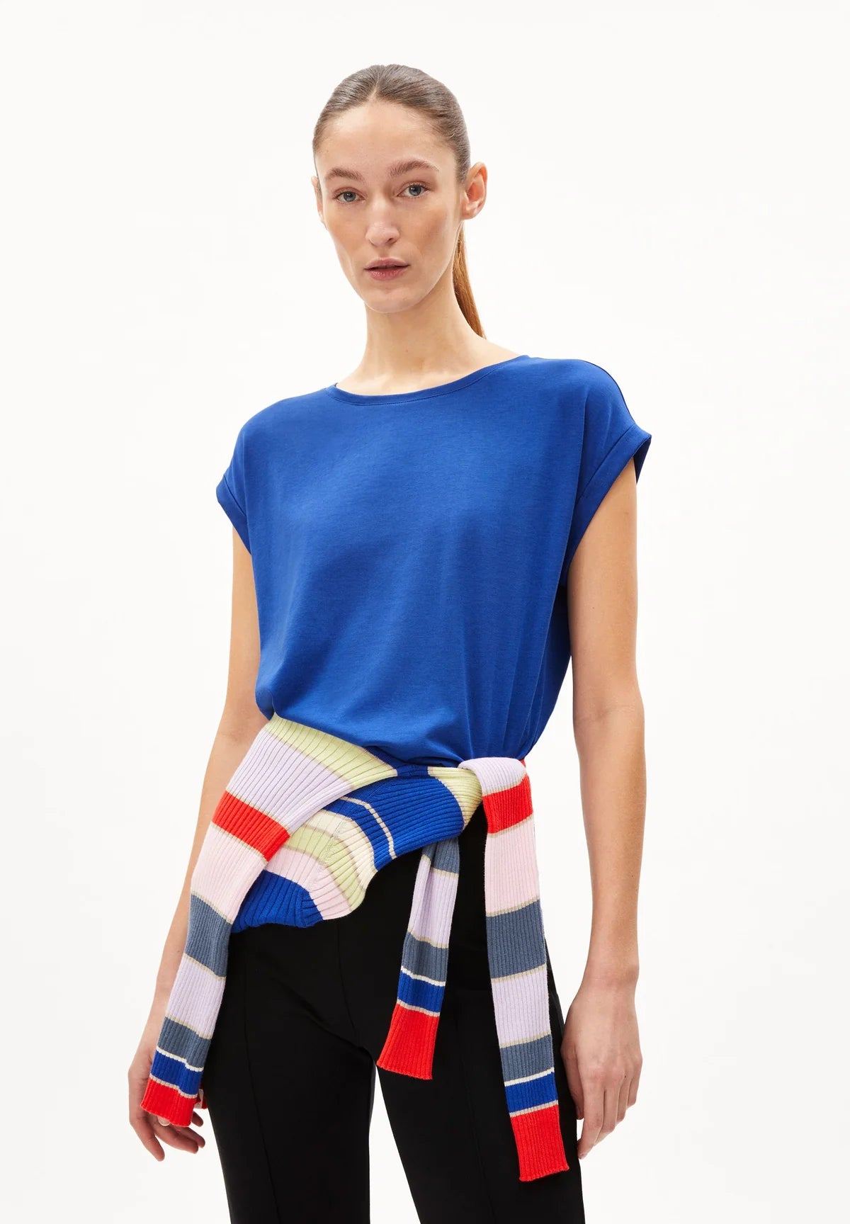 JILAANA ORGANIC COTTON AND TENCEL™ LYOCELL T-SHIRT | DYNAMO BLUE