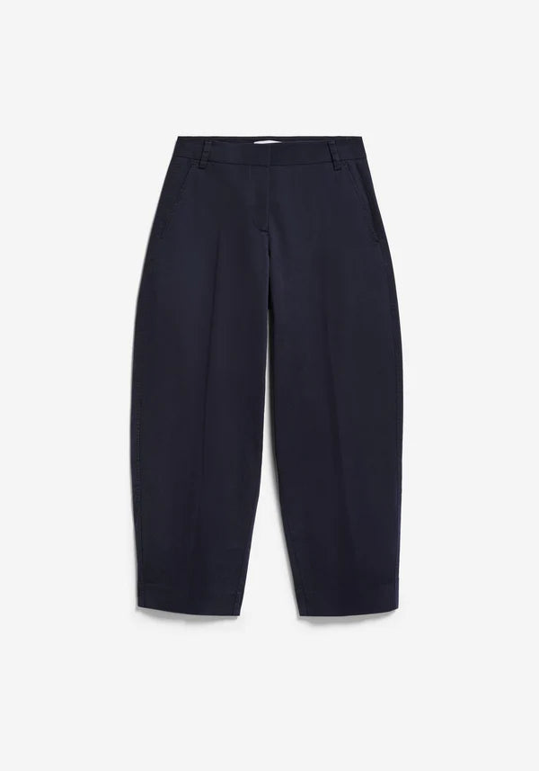 ORGANIC COTTON TWILL BARREL LEG TROUSERS | NIGHT SKY
