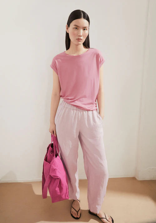 JILAANA ORGANIC COTTON AND TENCEL™ LYOCELL T-SHIRT | WASHED BERRY