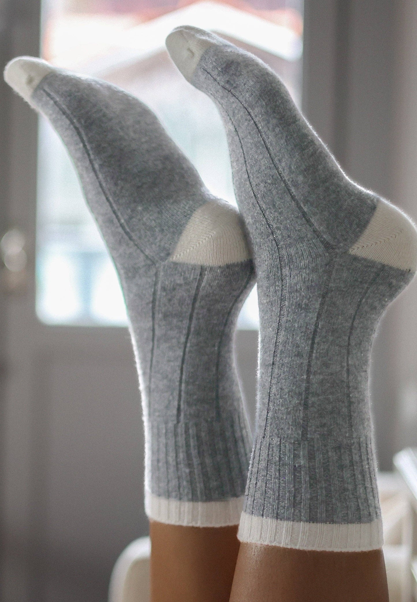 MERINO WOOL BANDED SOCKS | GREY