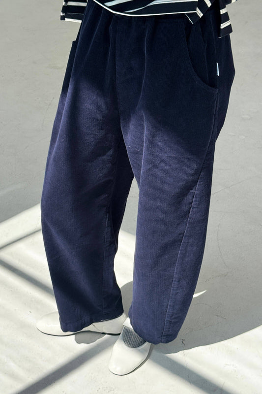 ***coming soon*** CORDUROY BARREL LEG ARC PANTS | NAVY