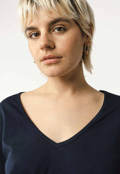 V-NECK ORGANIC COTTON T-SHIRT LALI || NAVY